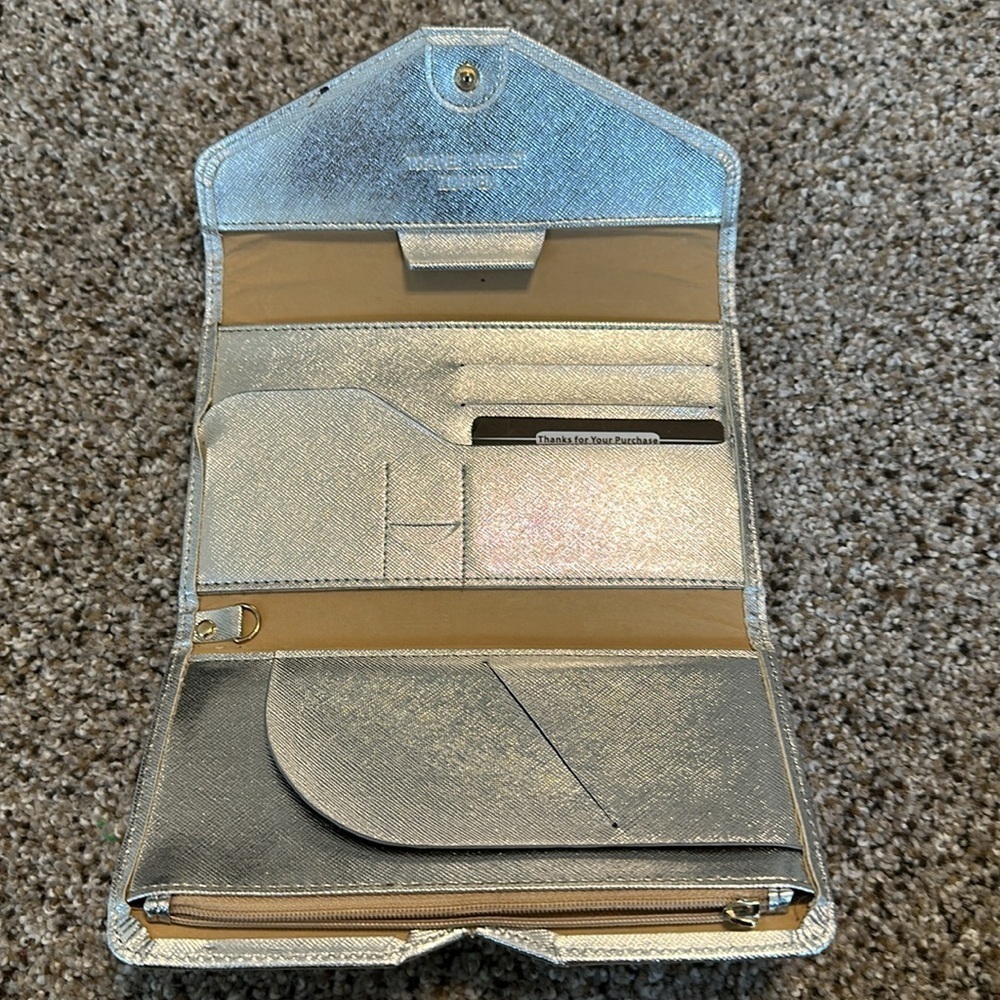 Zoppen SILVER metallic Travel Wallet w/RFID Protection, GUC, Space for Passport - Picture 2 of 11